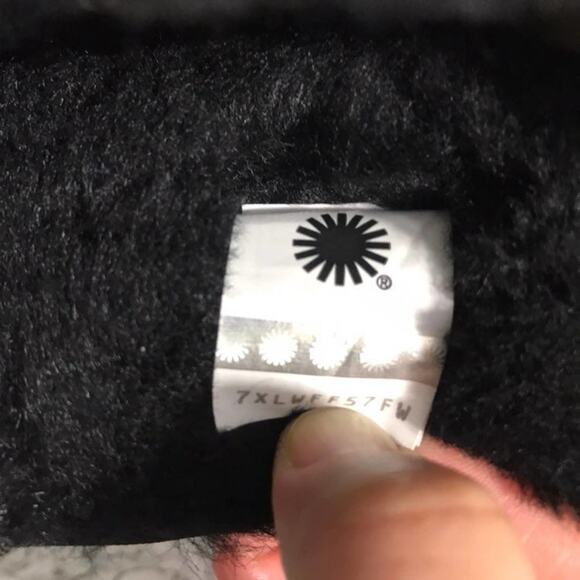 UGG Womens Classic Mini Studs ll Boots 1119101 Size 8 - Picture 12 of 12